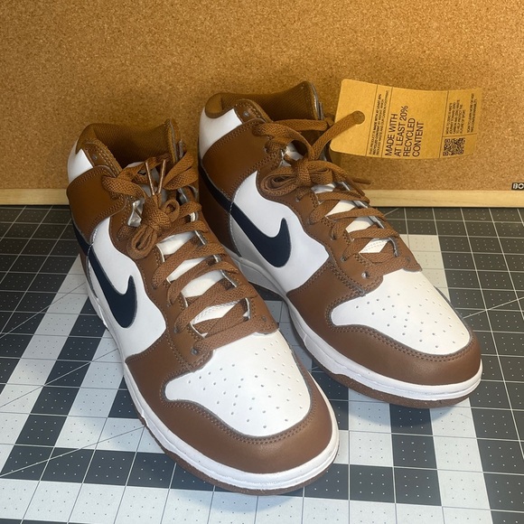 Nike DUNKS W
'next nature 
BRAND NEW - Picture 6 of 12
